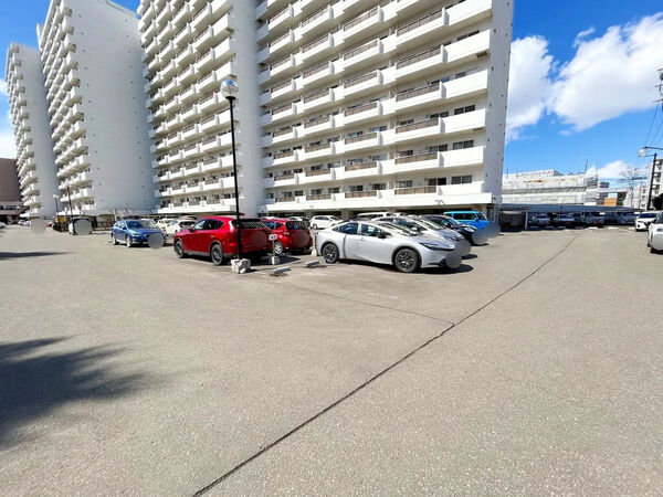 【グリーンコーポ大谷地】駐車場