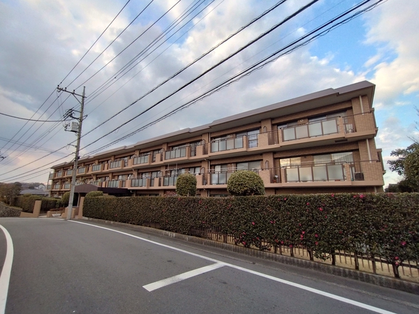 【朝日マンション鶴川台】外観