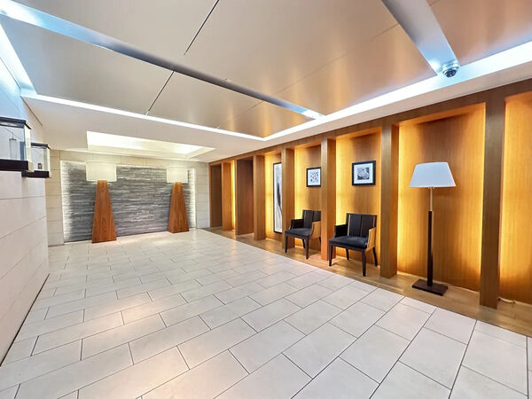 【ウィルローズ月島】エントランス