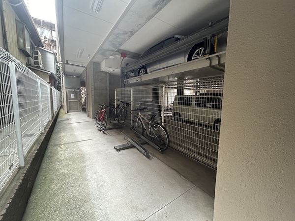 【エステムコート谷町六丁目2アクティーネ】駐輪場 【エステムコート谷町六丁目2アクティーネ】駐輪場