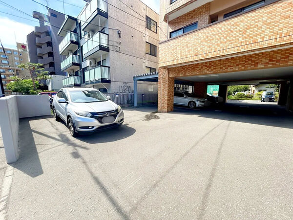 【ダイアパレス円山公園】共用部分（駐車場）