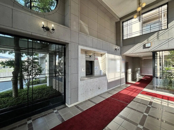 【メイツ高槻】エントランス 【メイツ高槻】エントランス