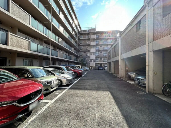 【メイツ高槻】駐車場 【メイツ高槻】駐車場