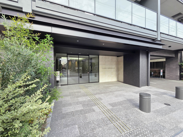 【サンクレイドル新越谷Ⅱ】エントランス