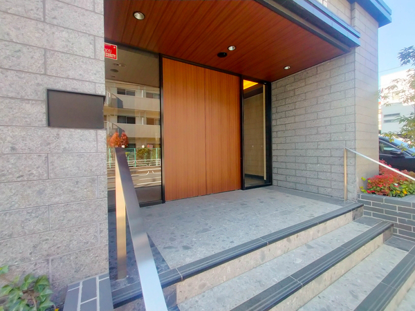 【ブリシア横浜大口】エントランス 【ブリシア横浜大口】エントランス