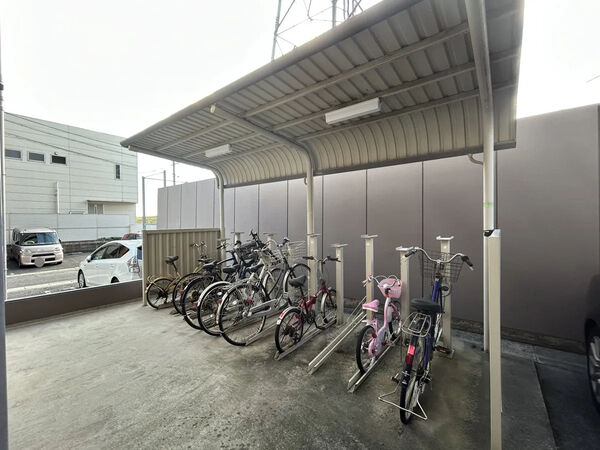 【ダイアパレス野並Ⅱ】駐輪場