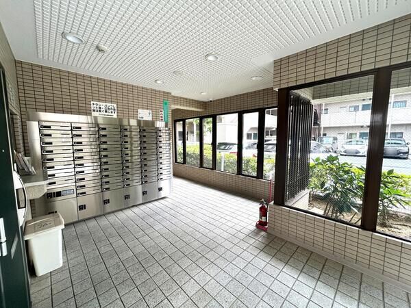 【コスモ大宮公園】エントランスホール 【コスモ大宮公園】エントランスホール