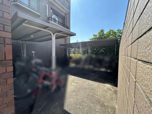 【牛田パークハウス】＜駐輪場＞
