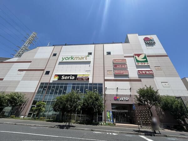 ヨークマート日進店　約180m