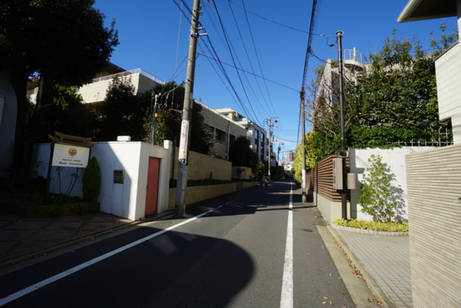 周辺環境（現地より約70m）