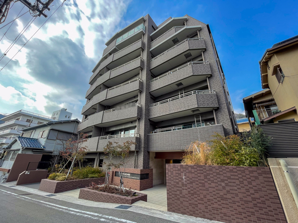 【ワコーレザ・ハウス神戸熊内町】外観