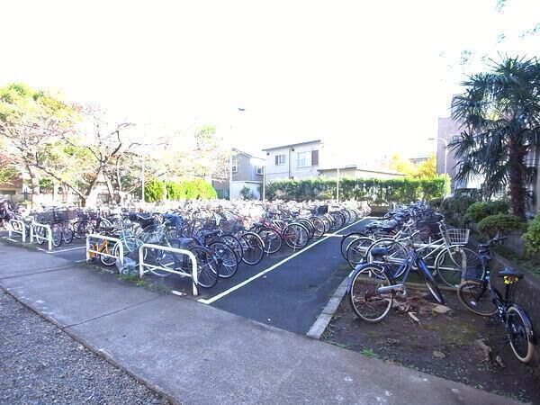 【カーサ第2宇喜田】共用部分（駐輪場）