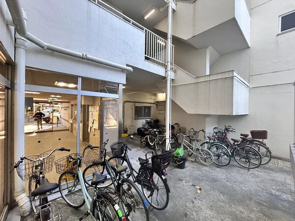 【方南町セントラルマンション】駐輪場