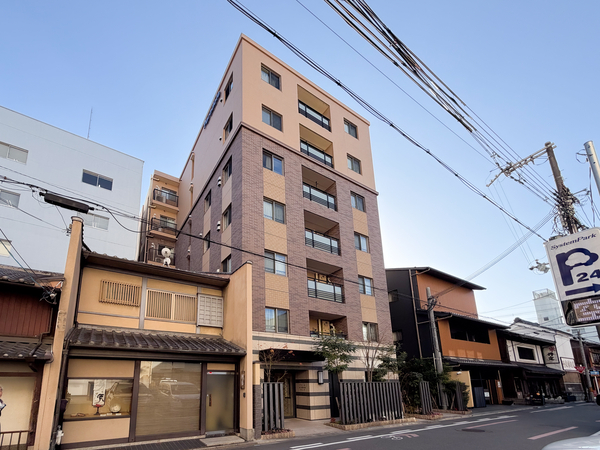 【パラドール烏丸御所南グランデ】外観
