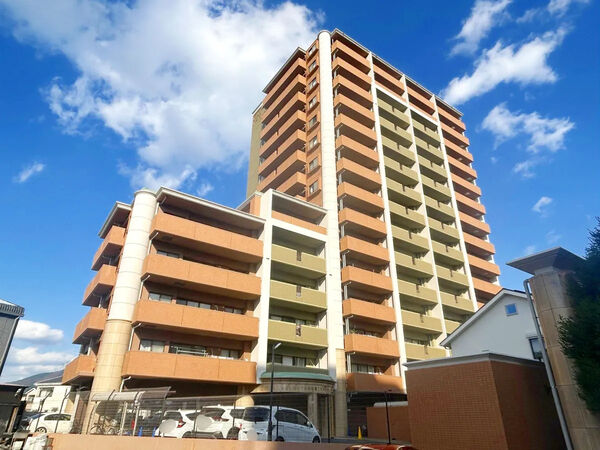 【ランドコア西原駅前リバーウイズ】外観