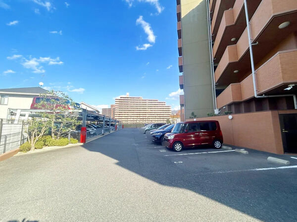 【ランドコア西原駅前リバーウイズ】駐車場 【ランドコア西原駅前リバーウイズ】駐車場