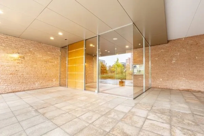 【テラス千里桃山台】エントランス 【テラス千里桃山台】エントランス