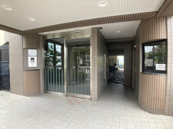 【サンマンションアトレ赤池】エントランス 【サンマンションアトレ赤池】エントランス