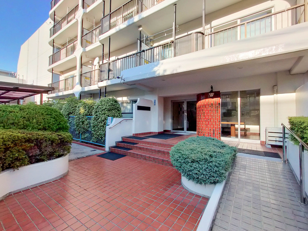 【ネオコーポ横浜山下】エントランス