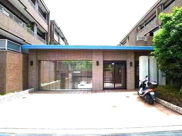 【ロイヤルシャトー高峯東】エントランス