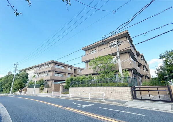 【ロイヤルシャトー高峯東】外観２