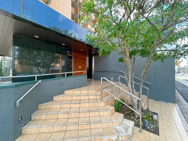 【プレミスト名東猪子石】エントランスアプローチ 【プレミスト名東猪子石】エントランスアプローチ