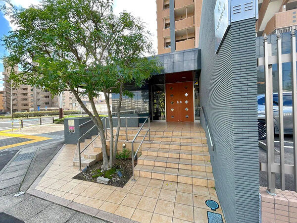 【プレミスト名東猪子石】エントランス