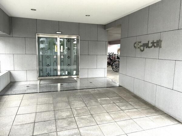 【エーデル大町】エントランス