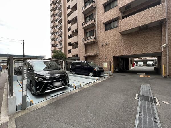 【ネオスト大森Ⅱ】駐車場