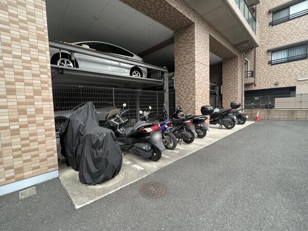 【ネオスト大森Ⅱ】バイク置き場