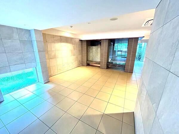 【バンベール昭和元宮町】エントランス１