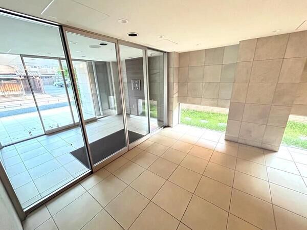 【バンベール昭和元宮町】エントランス２