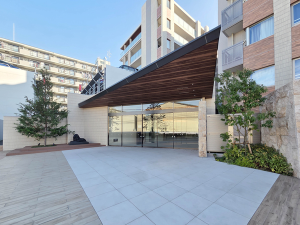 【ライオンズ中浦和フォレストフォート】エントランス 【ライオンズ中浦和フォレストフォート】エントランス