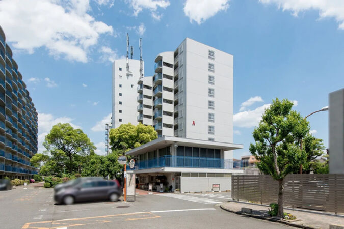 【ファミール伏見】駐車場 【ファミール伏見】駐車場