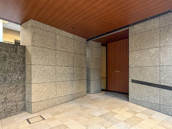 【プラウド枚方岡南町】エントランス 【プラウド枚方岡南町】エントランス