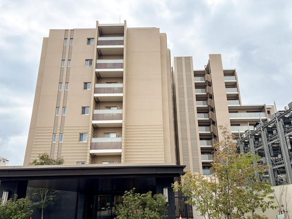 【ブランニード千里丘】外観