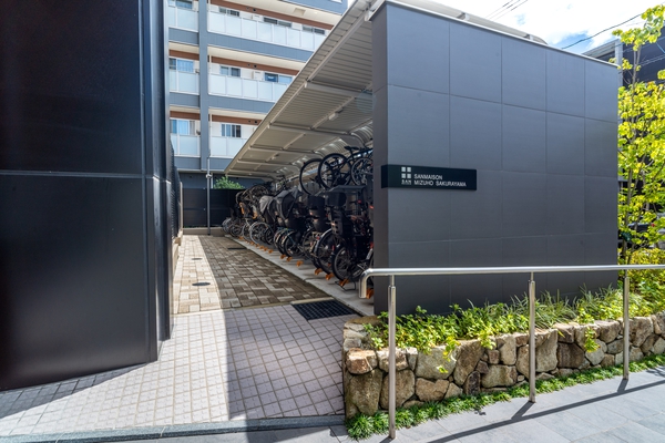 【サンメゾン瑞穂桜山】外観、駐輪場