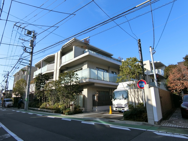【プラウド世田谷代田】外観