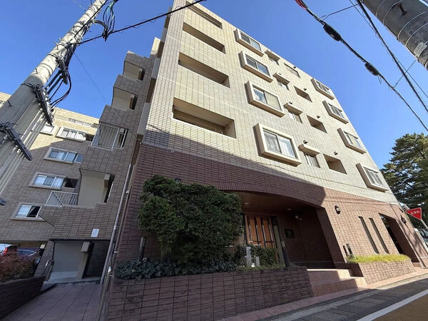 【ファーネスト西新六丁目】外観