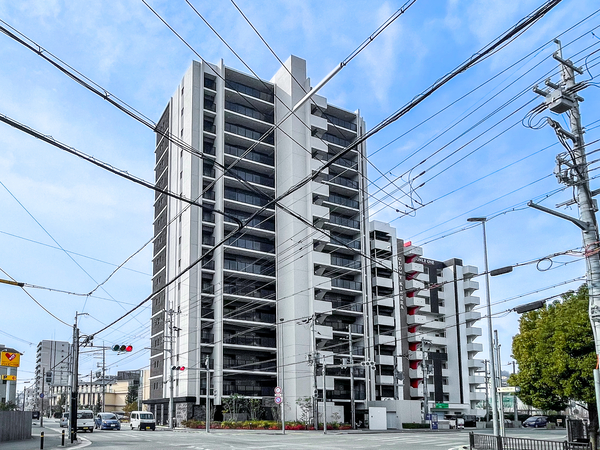 【レーベン川西ティークレジデンス】外観