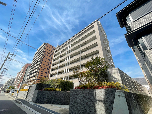 【ワコーレ甲南山手エヴァージュ】外観