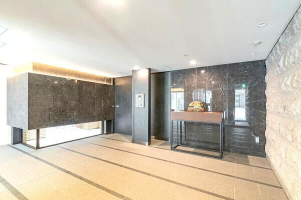 【イニシア高輪プレシアスコート】エントランス1