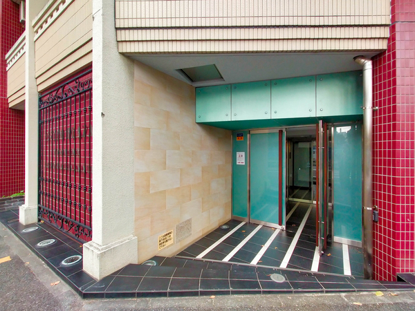 【エステムプラザ横濱元町山手】エントランス