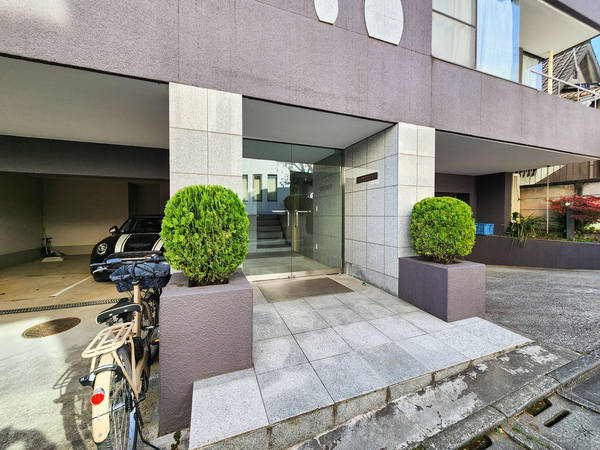 【ウエルコート目黒】エントランス