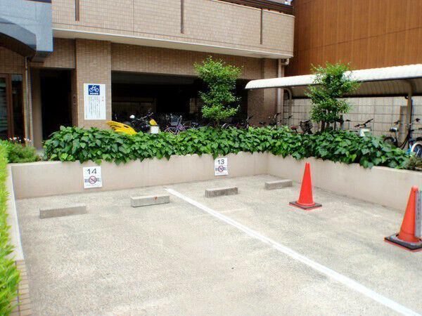 【ライオンズシティ泉】共用部分（駐車場）