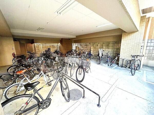 【ライオンズシティ泉】共用部分（駐輪場）1