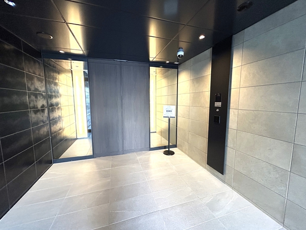 【ブランシエラ岡山】エントランス 【ブランシエラ岡山】エントランス