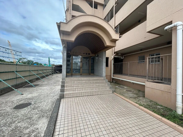 【ニューコーポ港楽】エントランス 【ニューコーポ港楽】エントランス