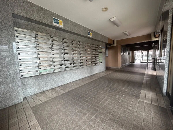 【ニューコーポ港楽】エントランス 【ニューコーポ港楽】エントランス