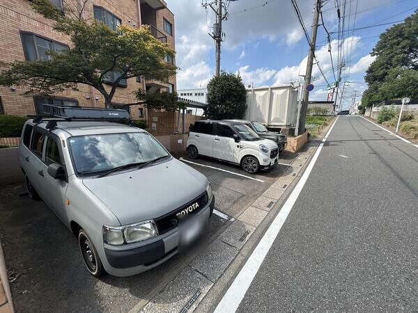 【第71プレジデント宮原】駐車場
